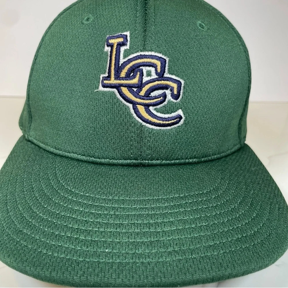 🧢 Forest Green Snapback Hat – Embroidered Logo Vibes 🌲​
